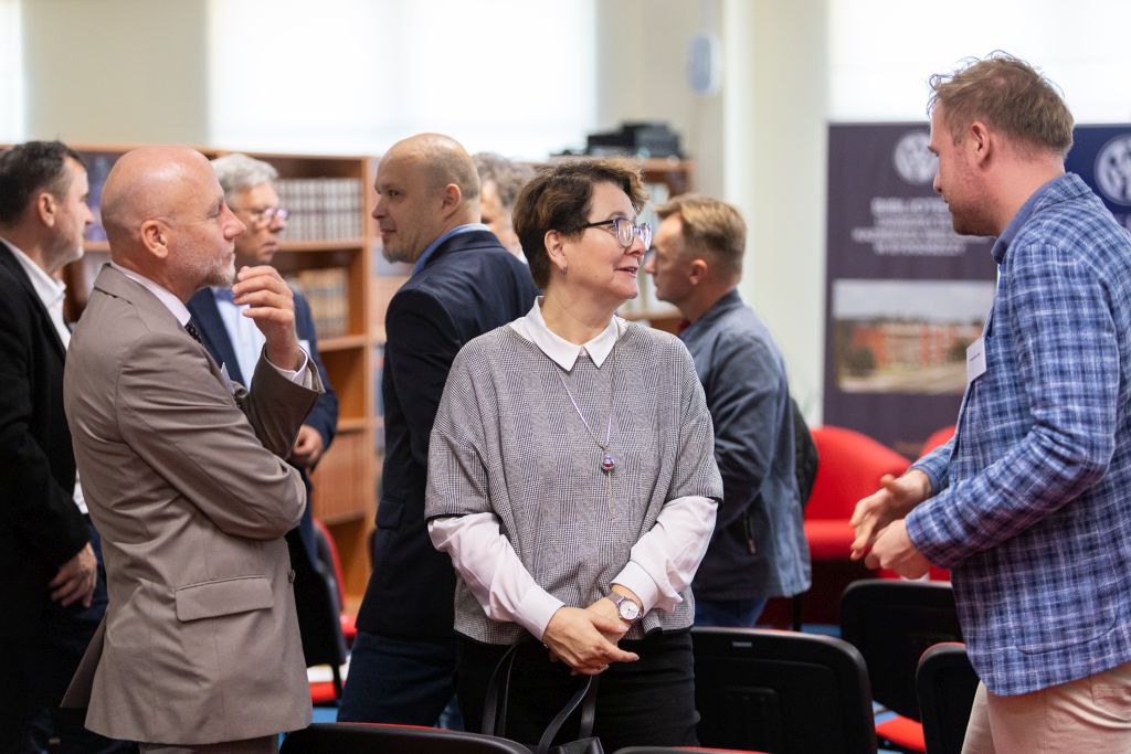 Herbert odczytujący – Herbert odczytywany. Zdjęcia z konferencji