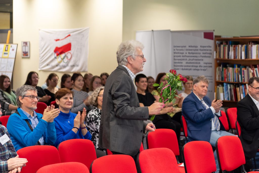 Herbert odczytujący – Herbert odczytywany. Zdjęcia z konferencji